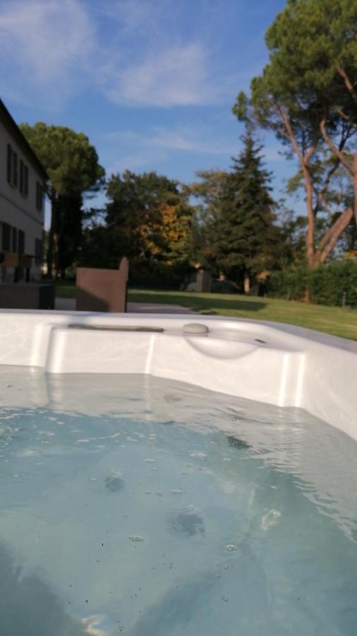 Relais Villa Sofia Calcinelli Bagian luar foto
